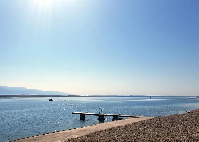 With Parking Space - 6323 Lägenhet