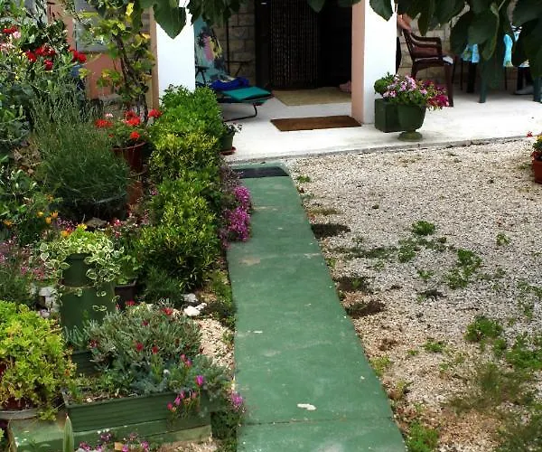 With Parking Space - 6323 Lägenhet Vir